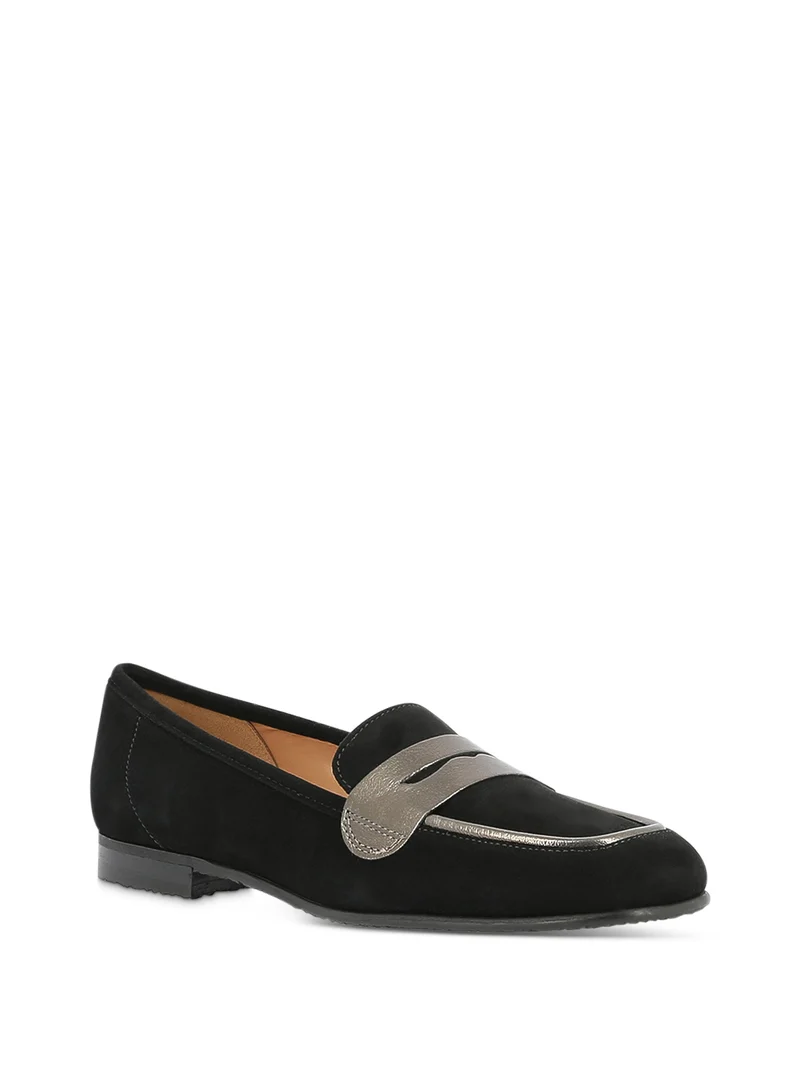 SILCILIA BLACK