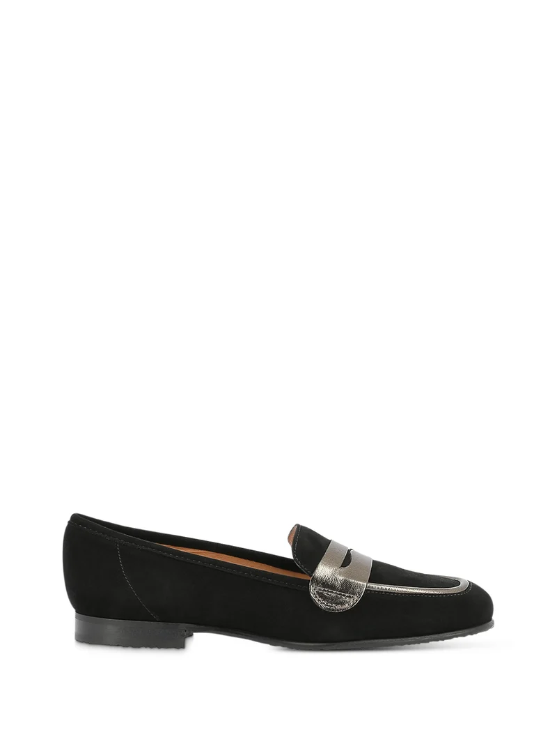 SILCILIA BLACK