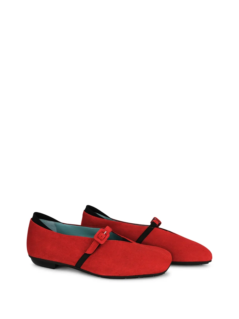 TRAVEL BRIGHT RED