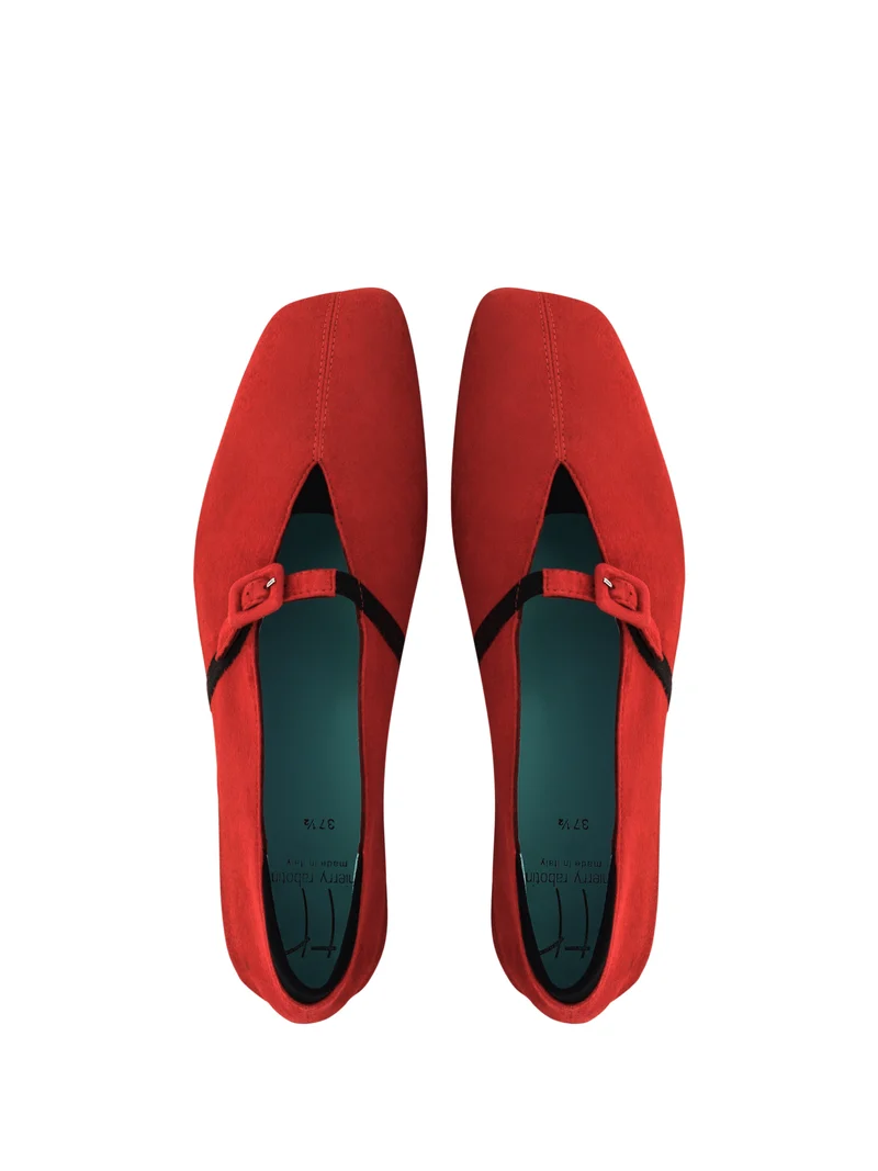 TRAVEL BRIGHT RED