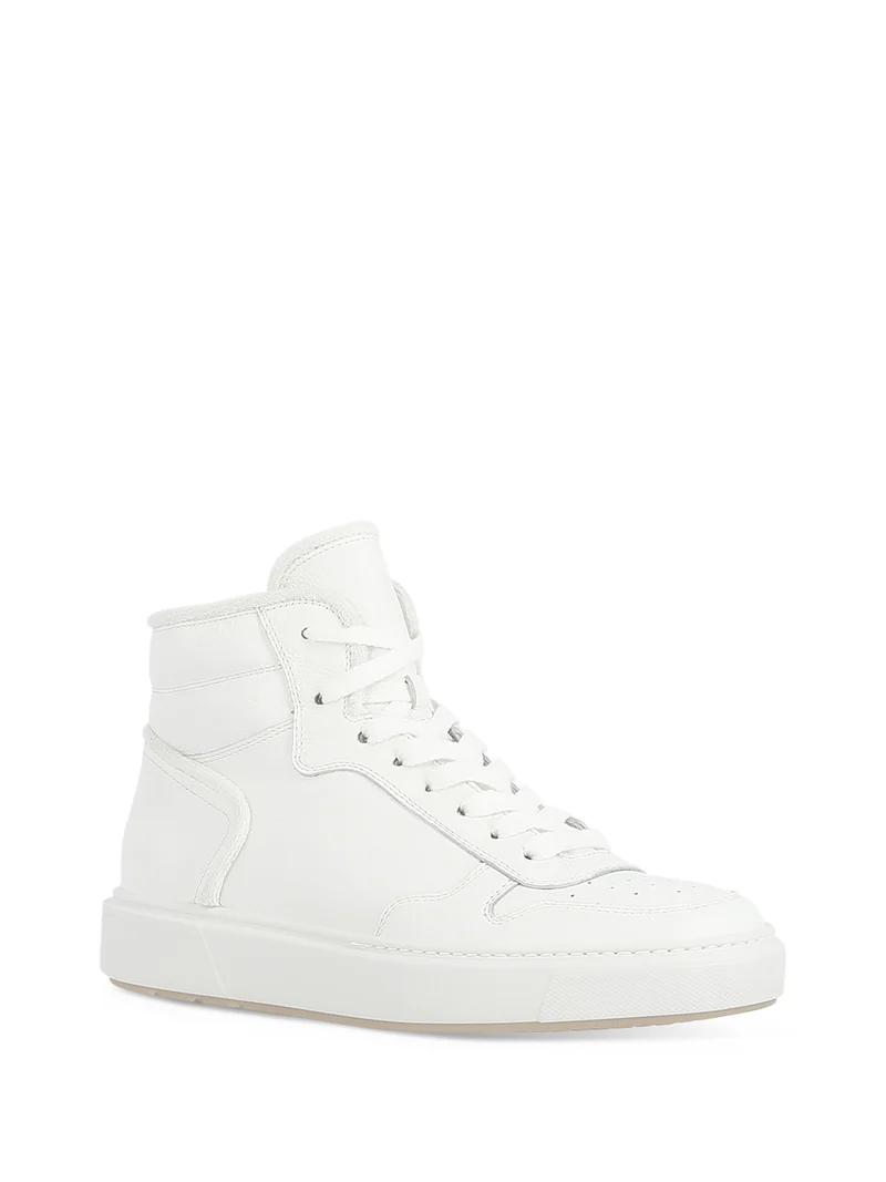 PRIM WHITE
