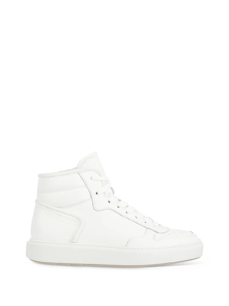 PRIM WHITE