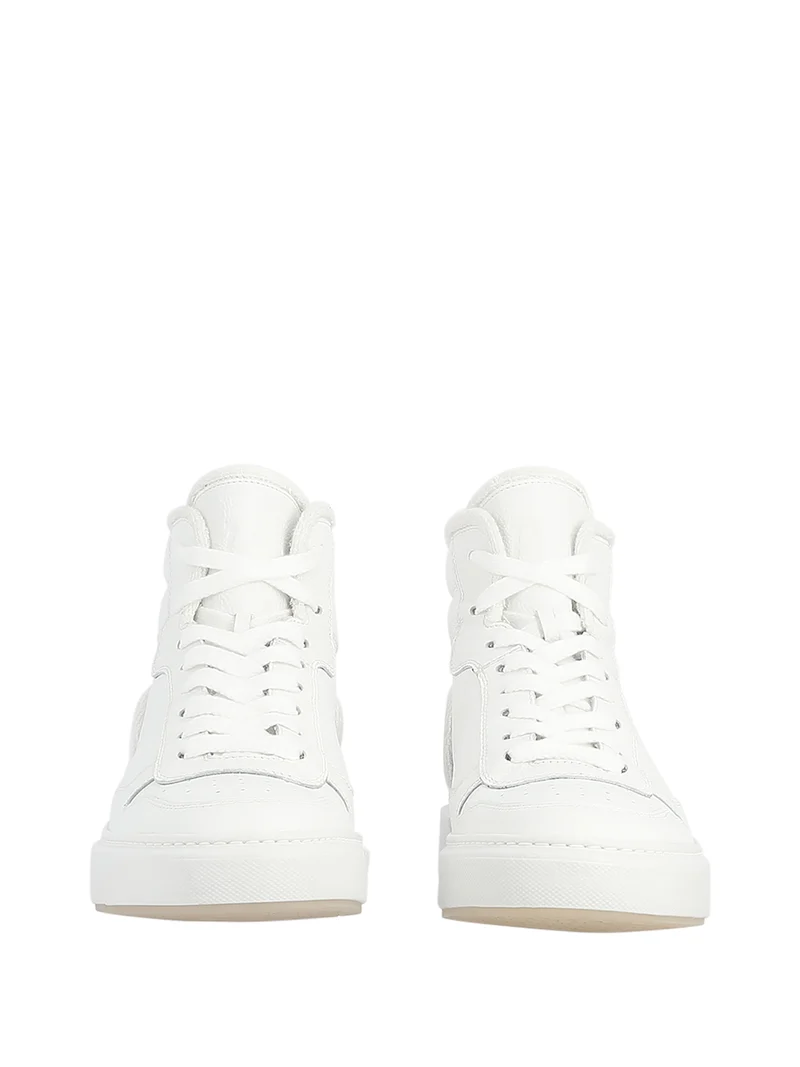 PRIM WHITE