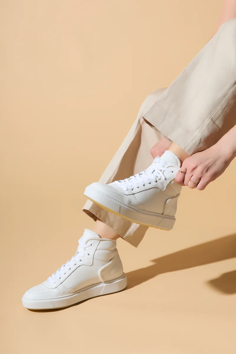 PRIM WHITE
