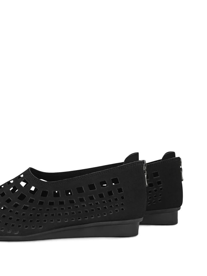 NIRICK BLACK.