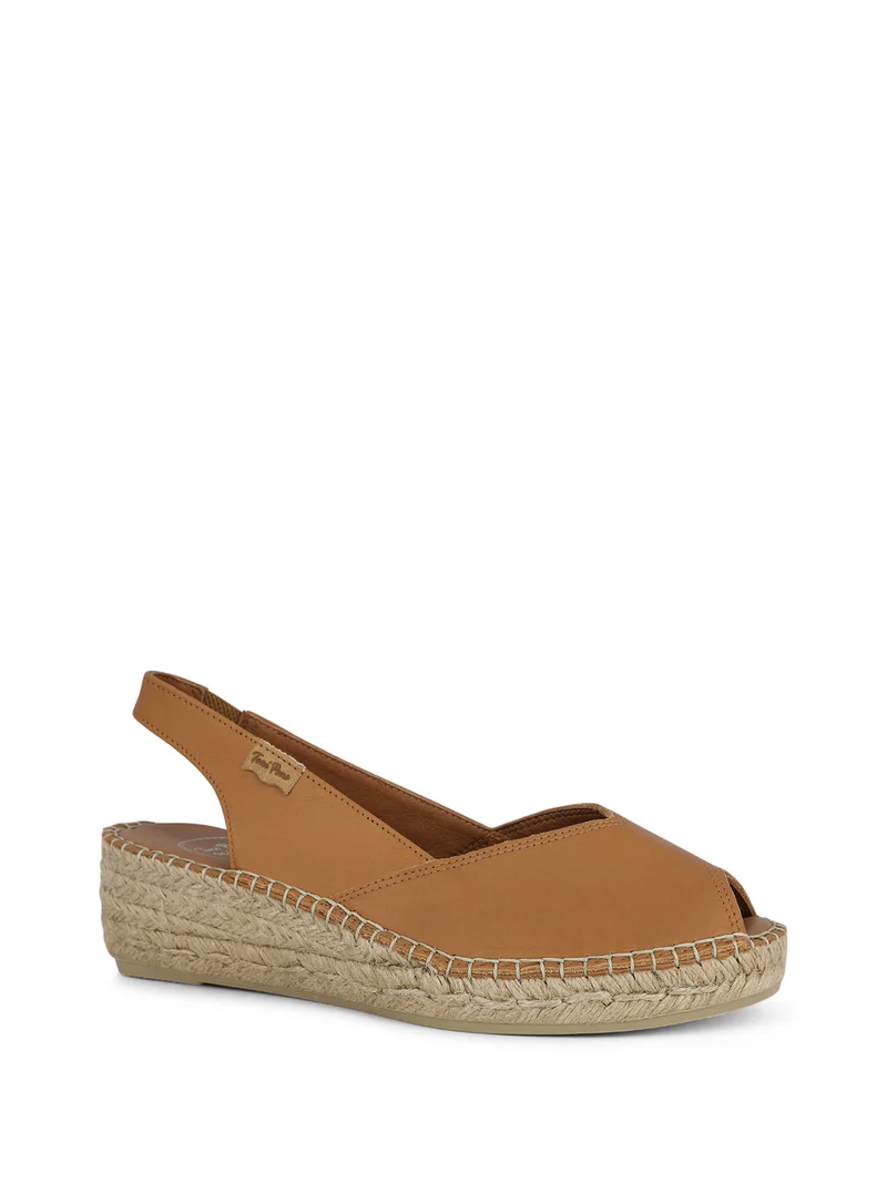BERNIA TAN