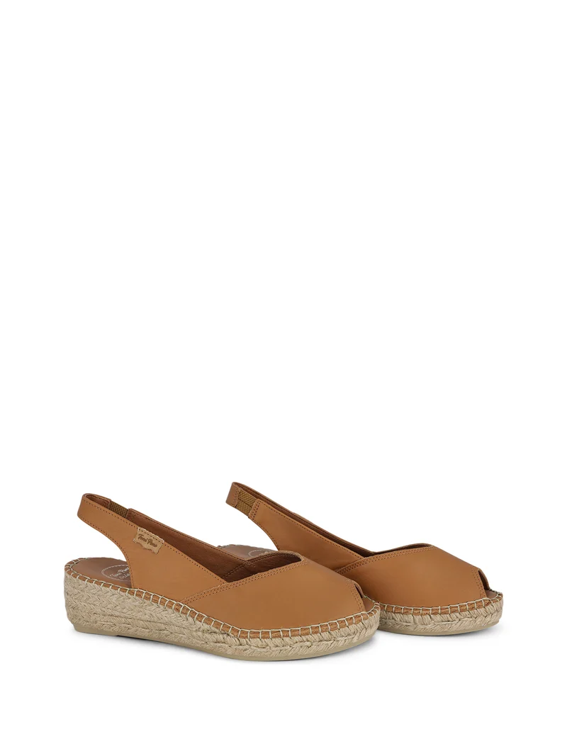 BERNIA TAN