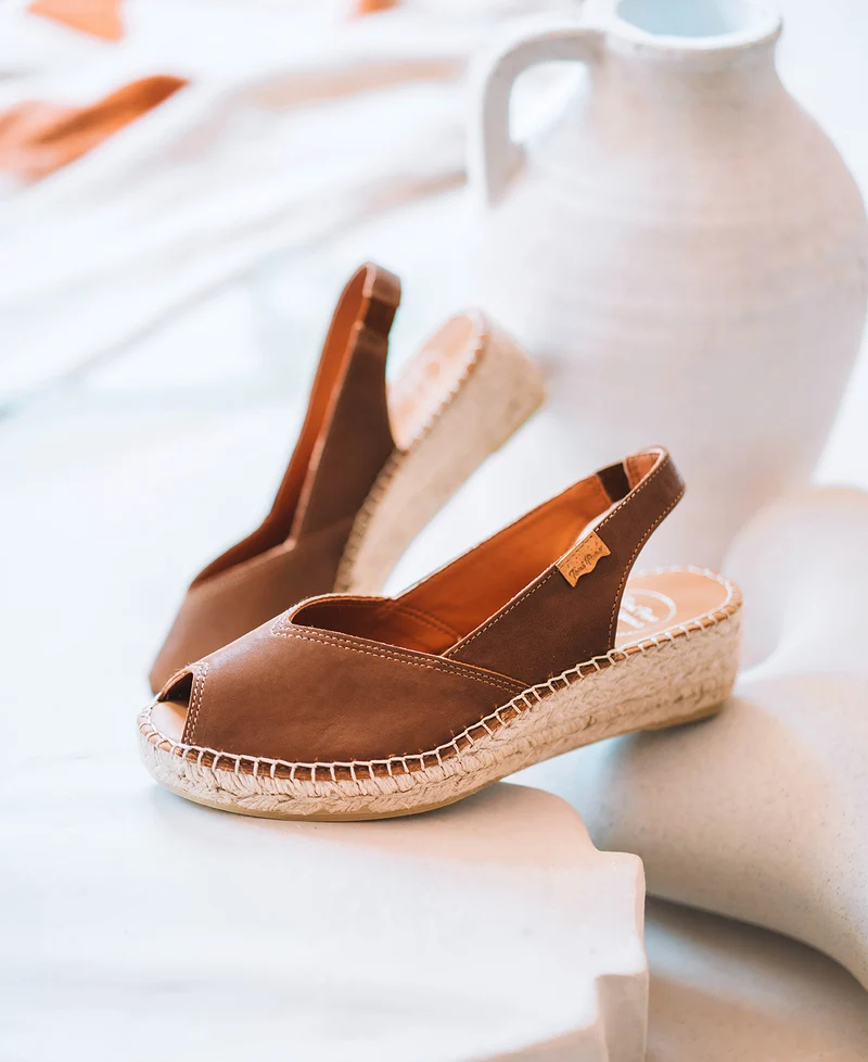 BERNIA TAN