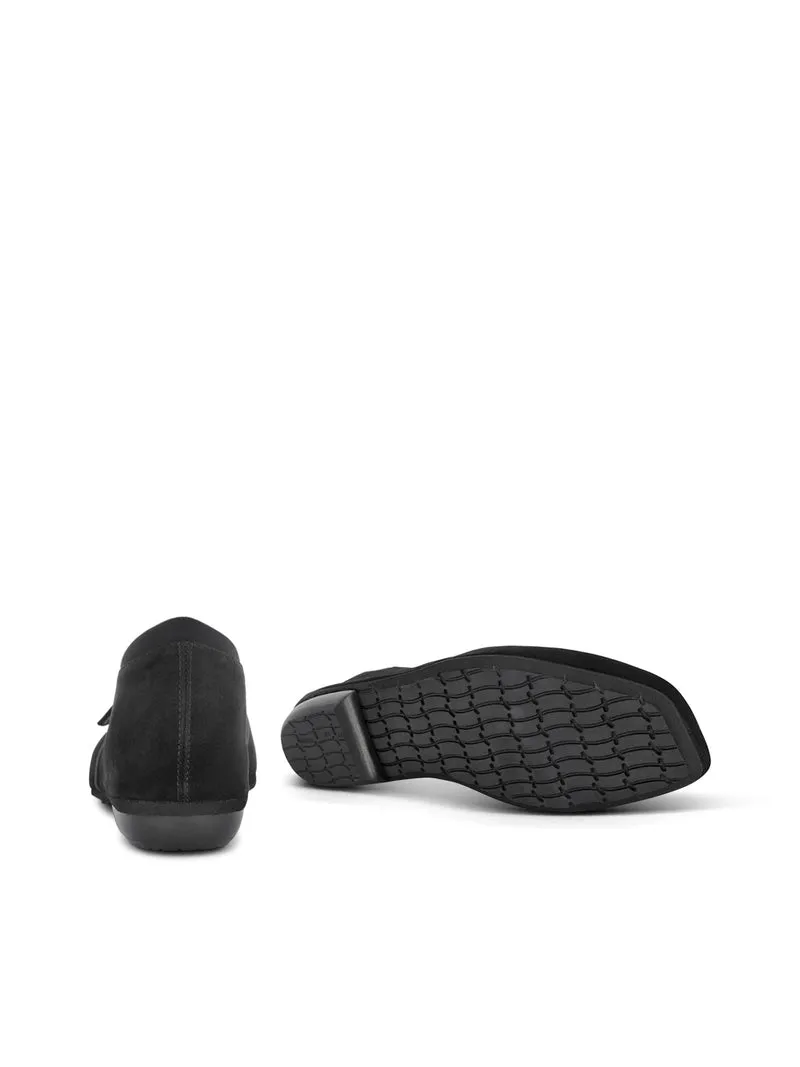 TRAVEL BLACK