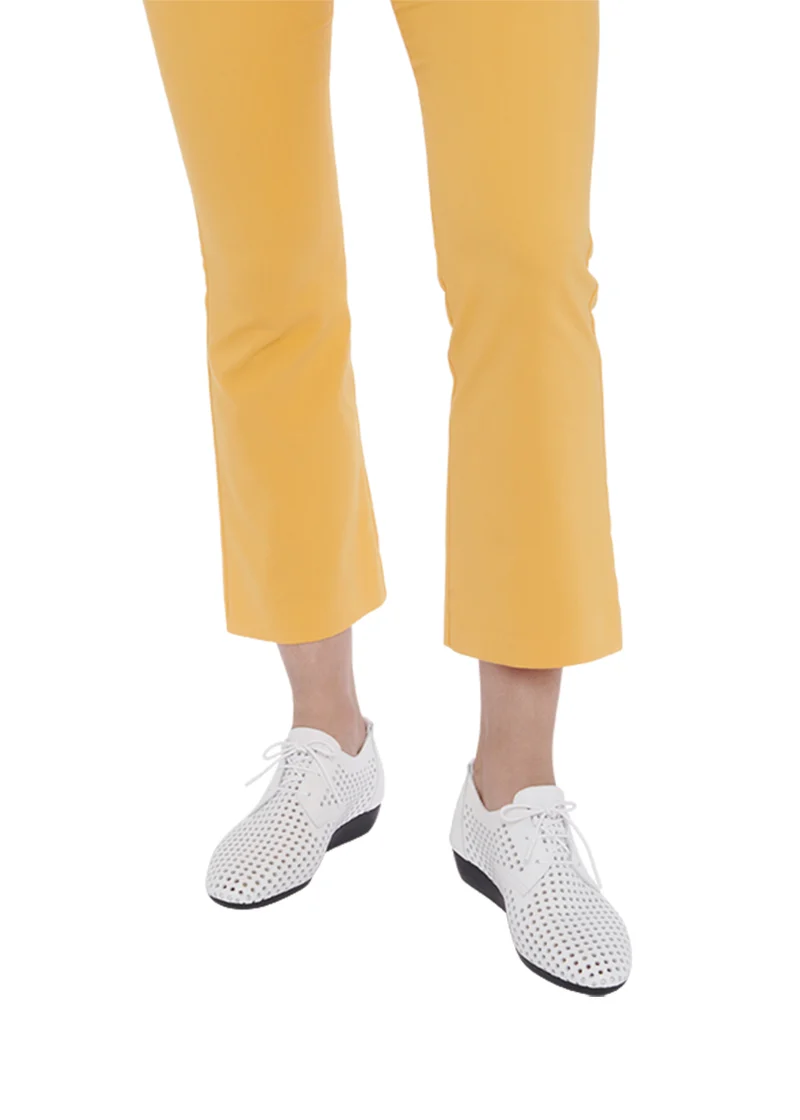 ONYMHI WHITE