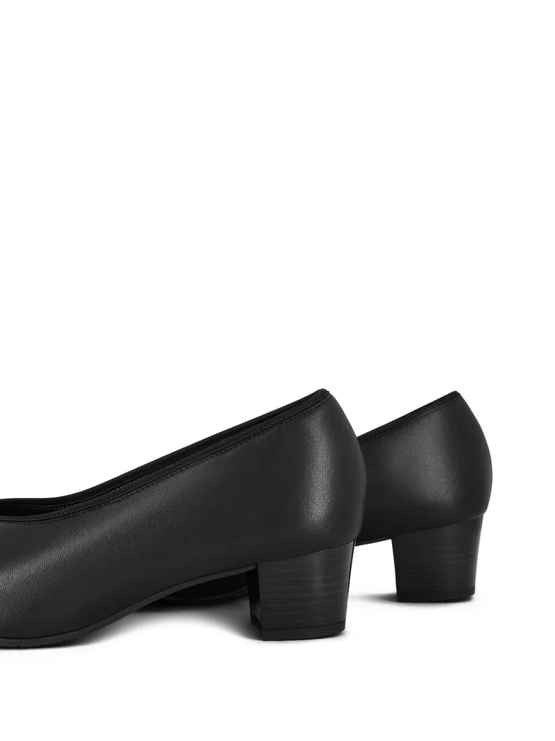 STATELY BLACK LEA