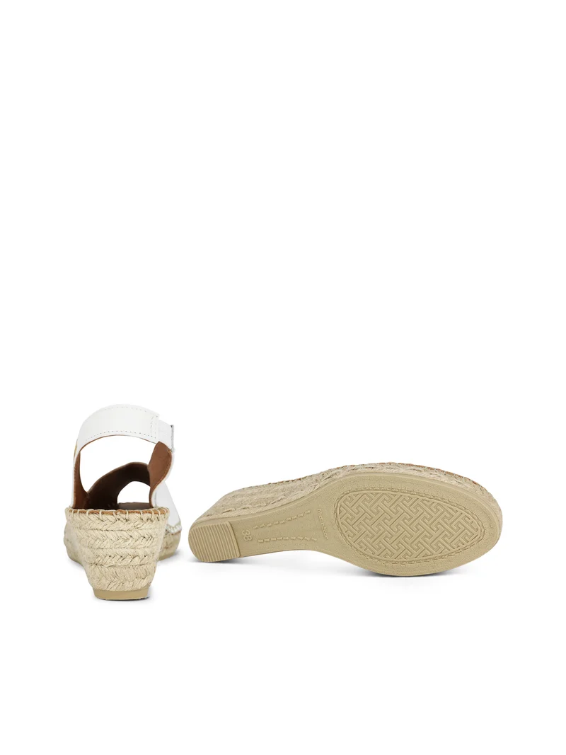 BERNIA WHITE