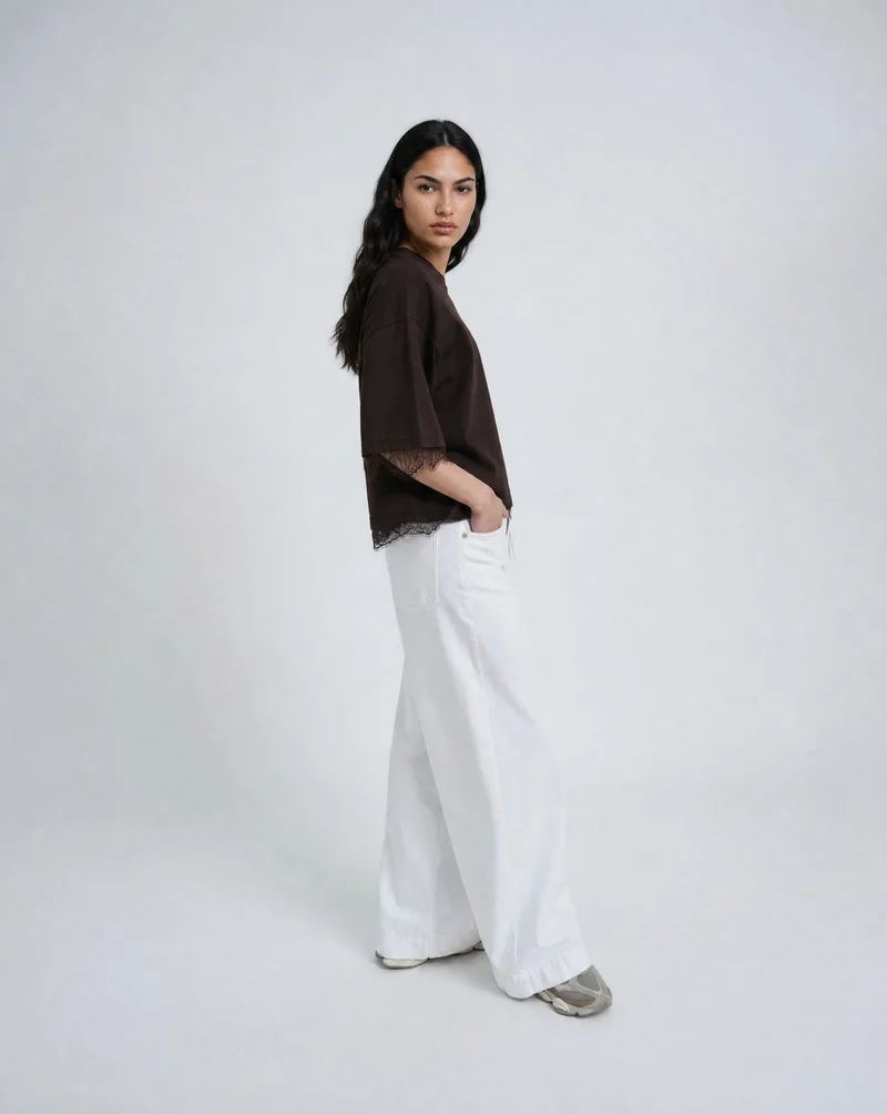 Boxy T-shirt Lace Hem