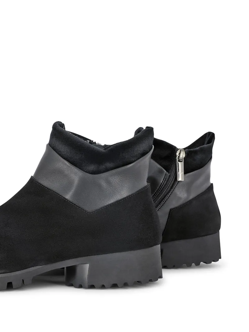 TENILA BLACK