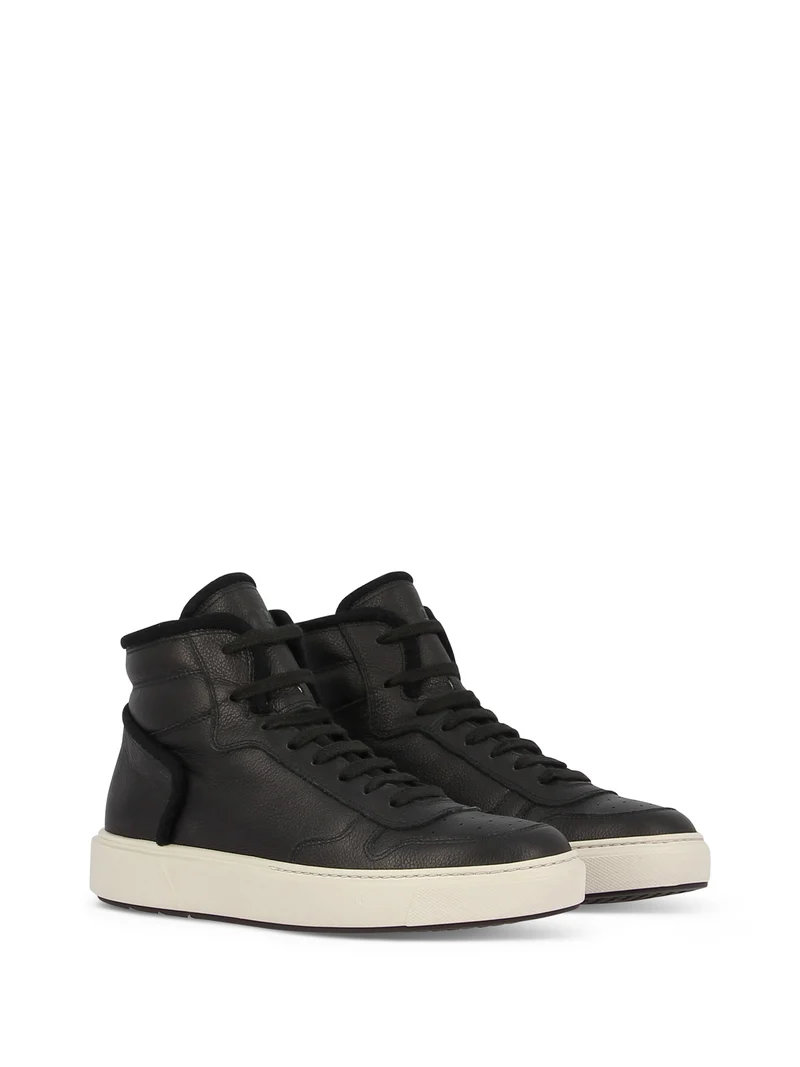 PRIM BLACK