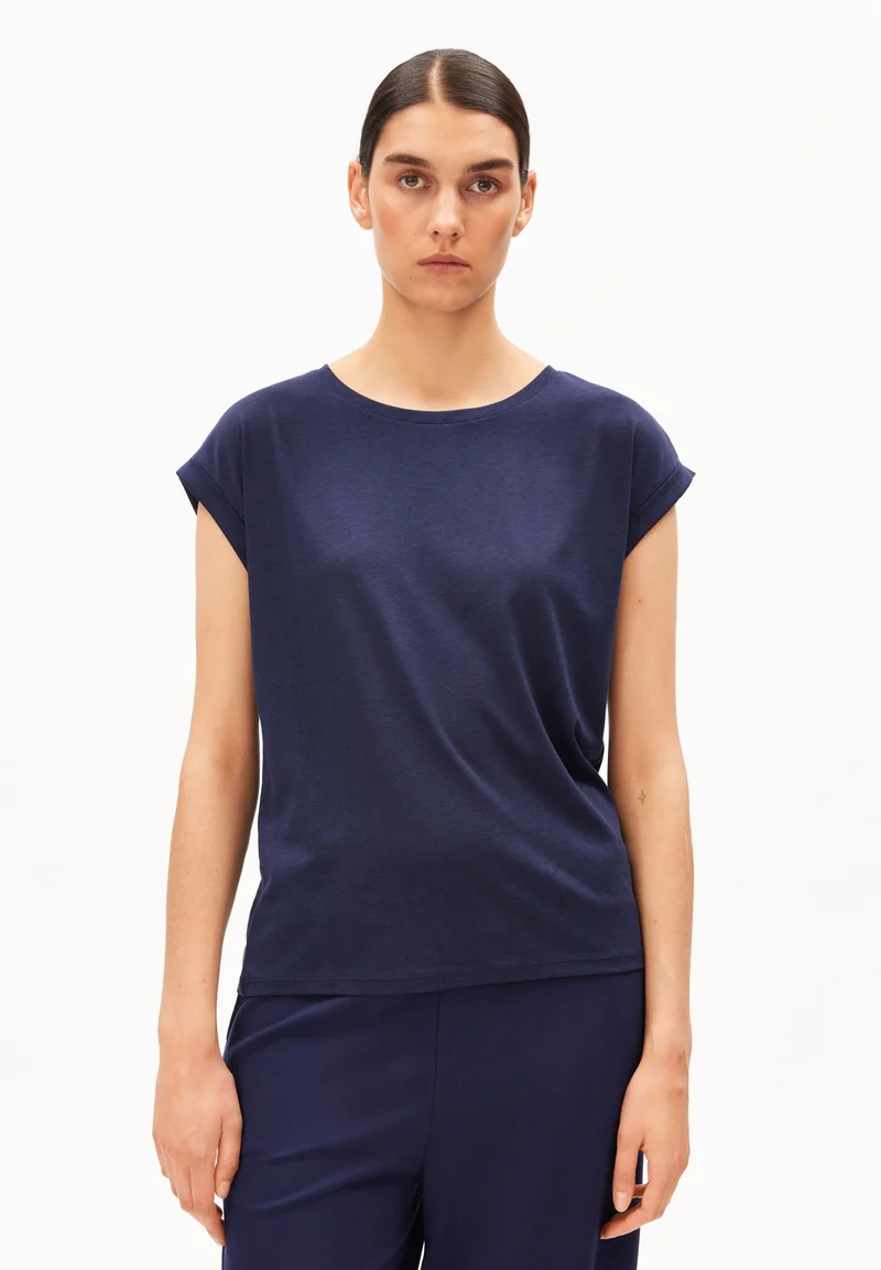 Jilaana T-shirt