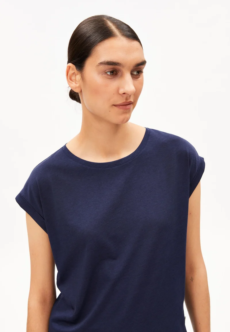 Jilaana T-shirt