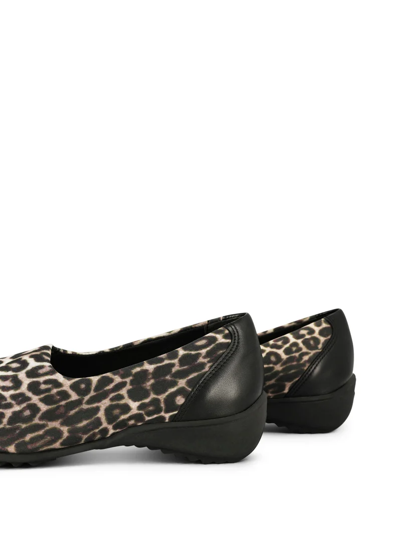 TRAVELLER LEOPARD