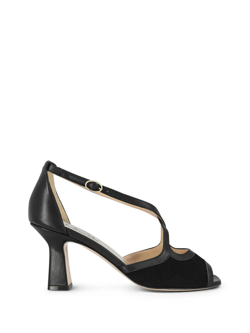 ZONDRIA BLACK