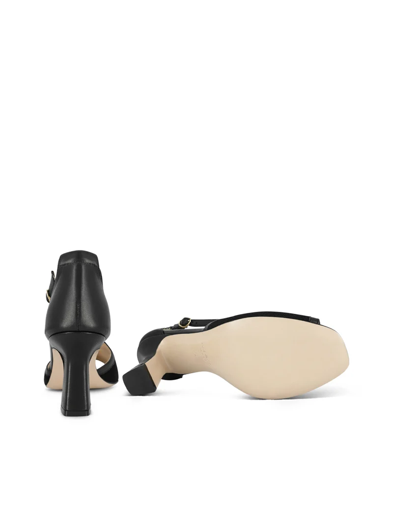 ZONDRIA BLACK