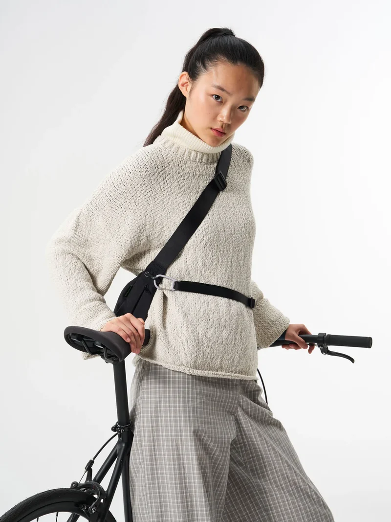 AEVOR Sling Bag black