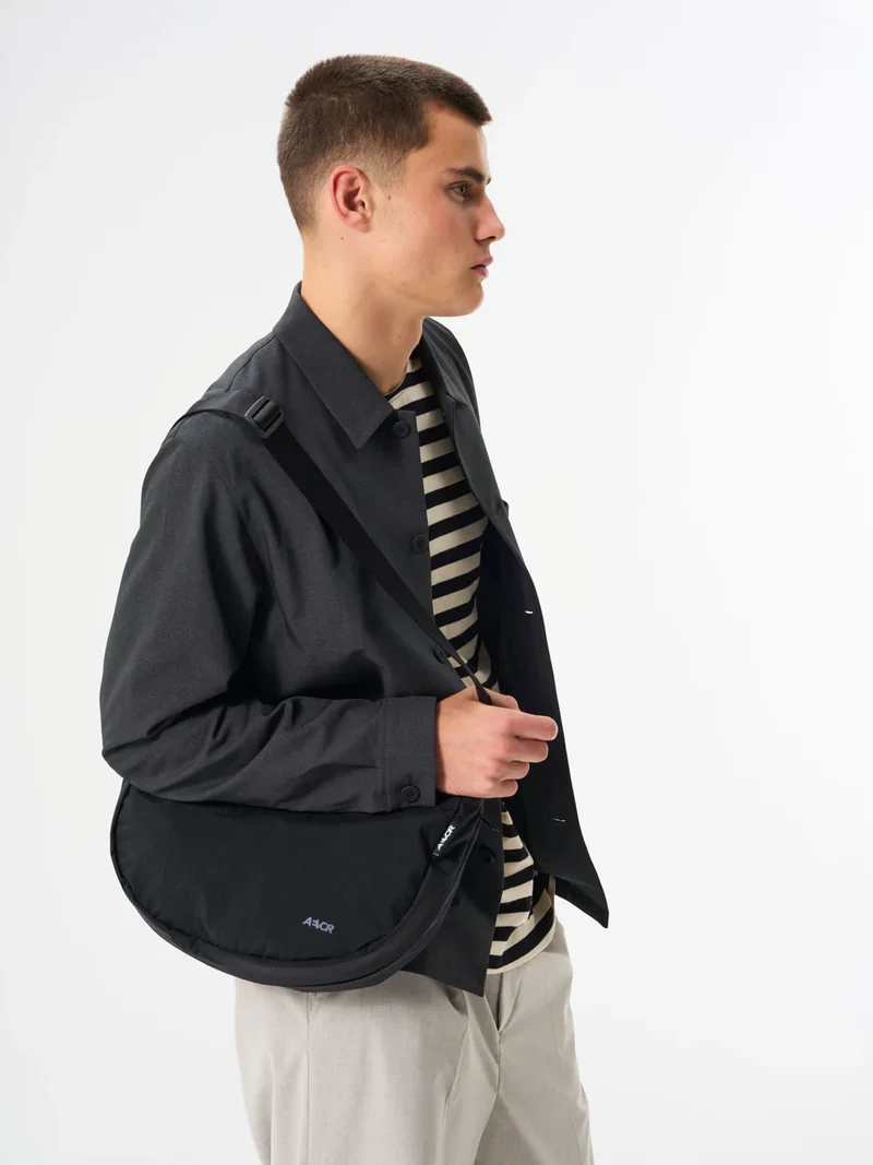AEVOR Sling Bag black