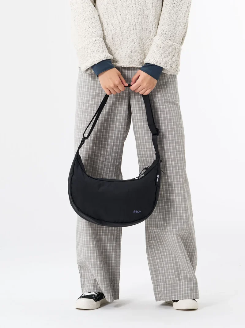 AEVOR Sling Bag black