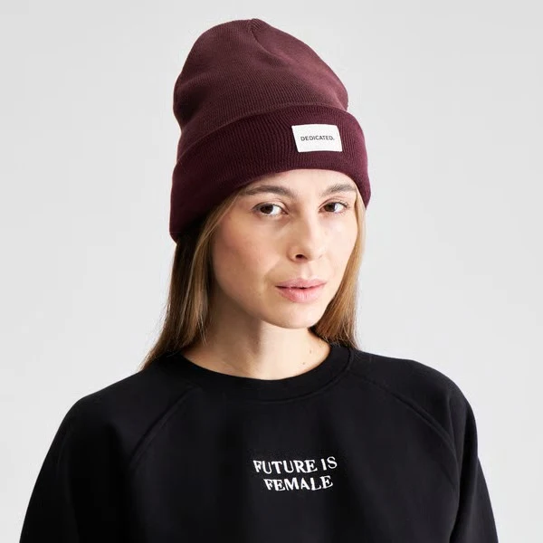 DEDICATED Beanie Kiruna Fig Red