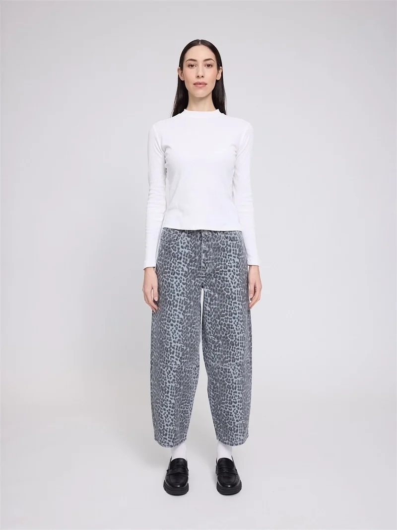 MAZINE Printed Barrel Leg Denim Pants grey-printed