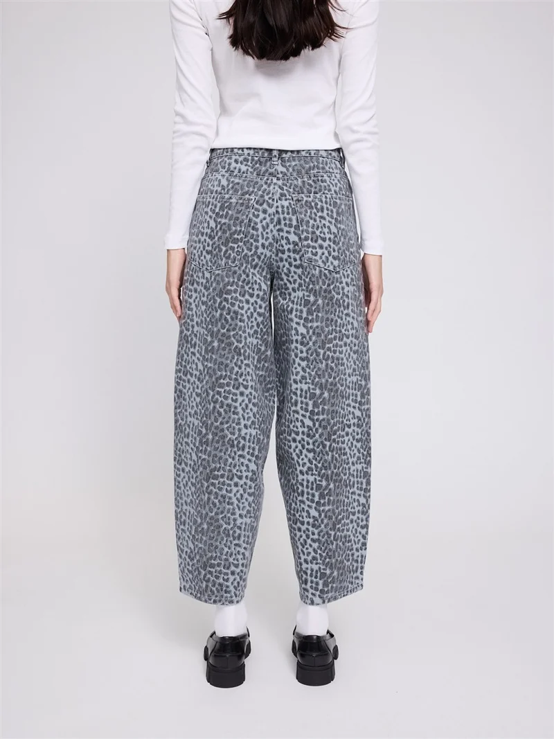 MAZINE Printed Barrel Leg Denim Pants grey-printed