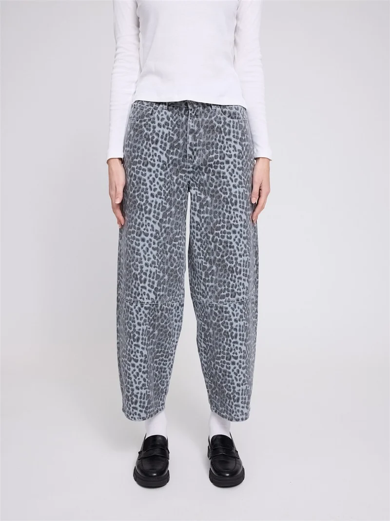MAZINE Printed Barrel Leg Denim Pants grey-printed