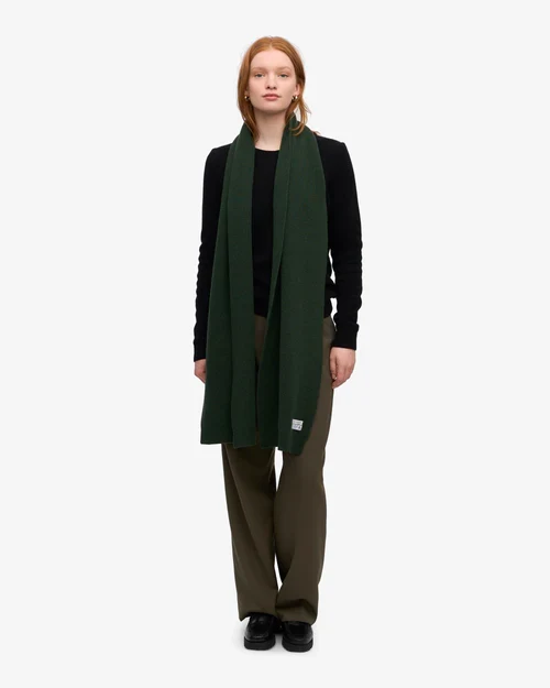 COLORFUL STANDARD Merino Wool Scarf emerald green