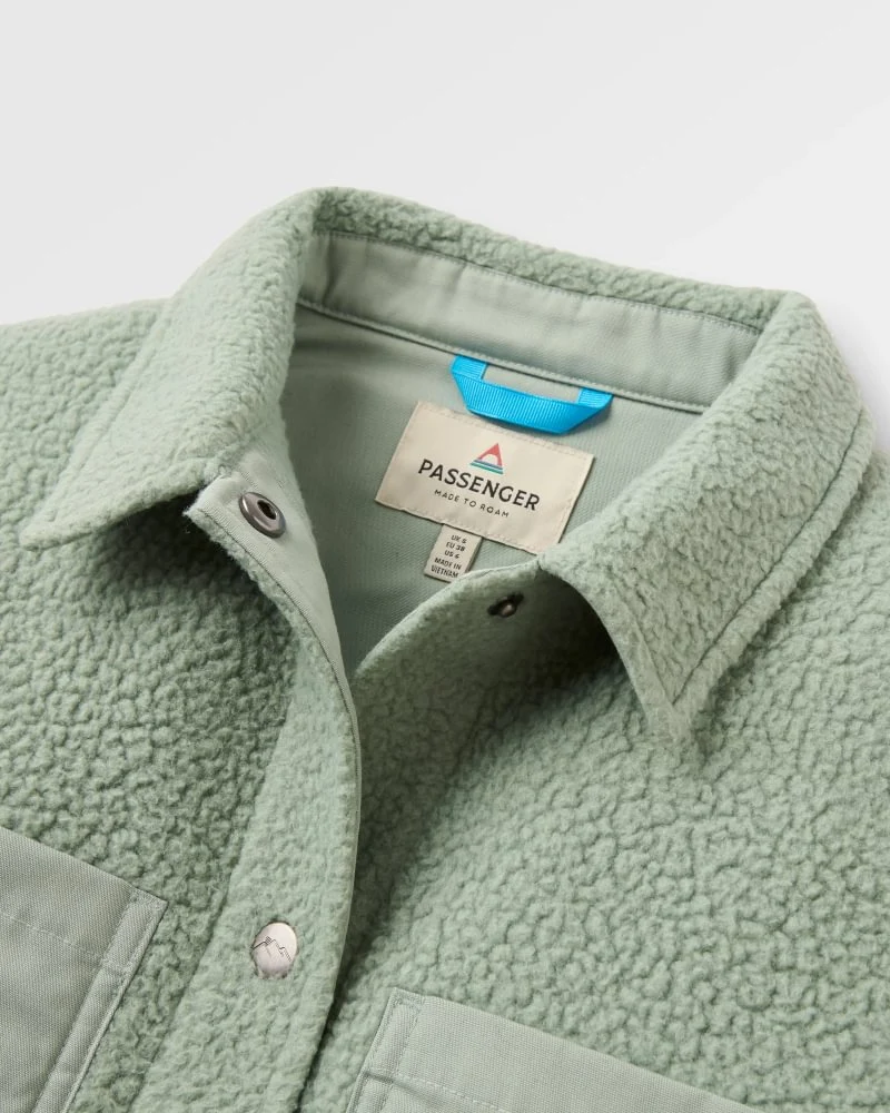 PASSENGER Rappel Recycled Sherpa Oversized Shirt pistachio