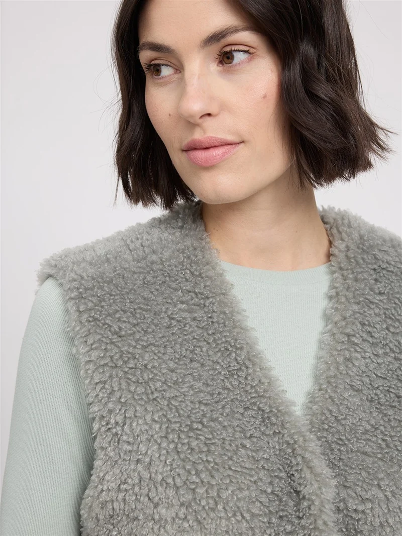 MAZINE Faux-Fur Vest eucalyptus
