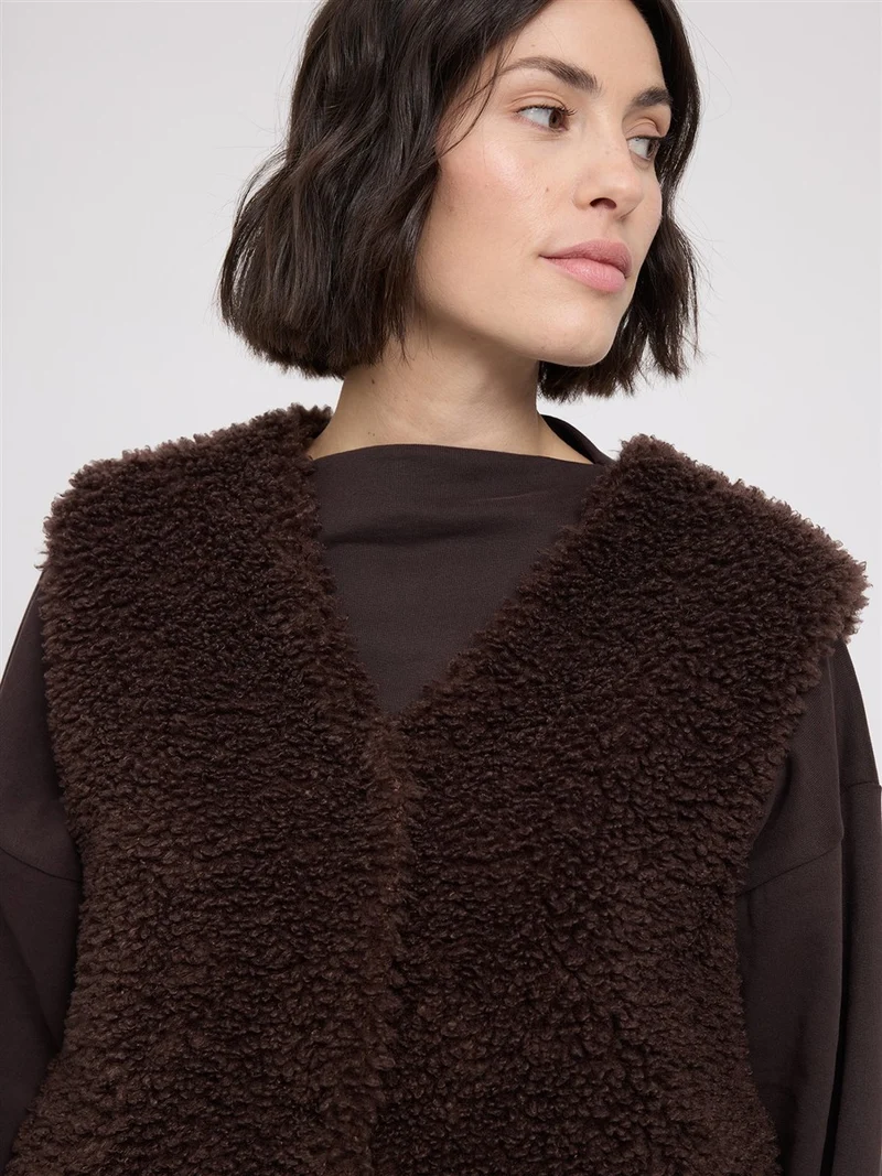 MAZINE Faux-Fur Vest black-coffee