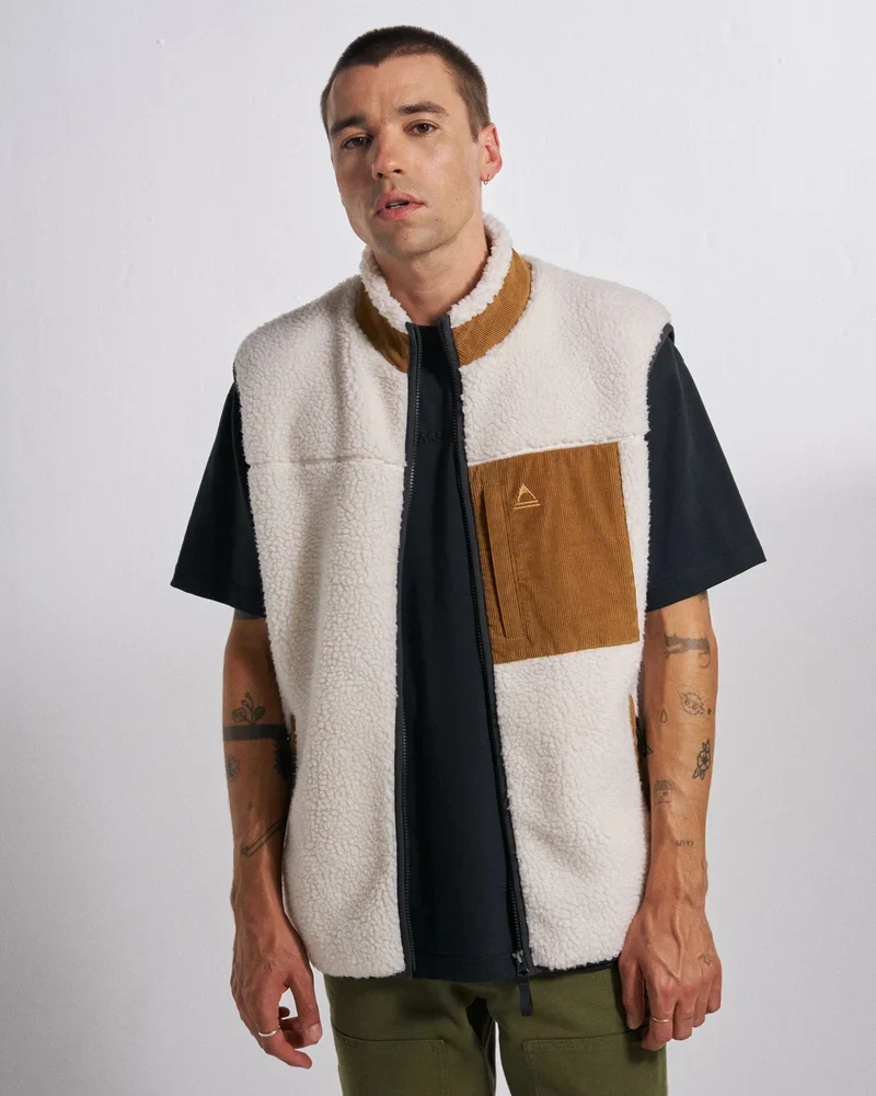 PASSENGER Trekker Recycled Deep Pile Sherpa Vest warm ivory