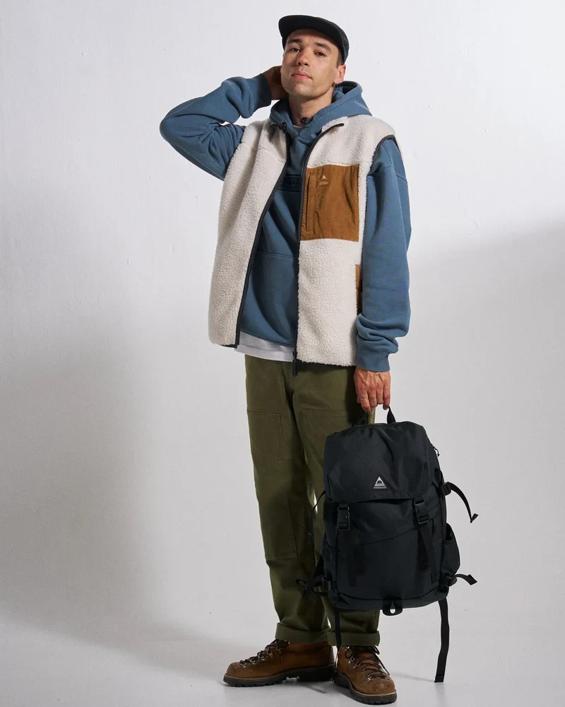 PASSENGER Trekker Recycled Deep Pile Sherpa Vest warm ivory