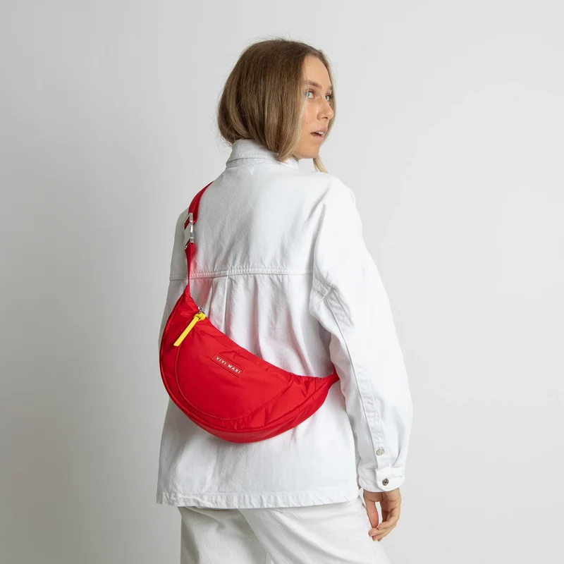 VIVI MARI Padded Hip Bag medium - true red