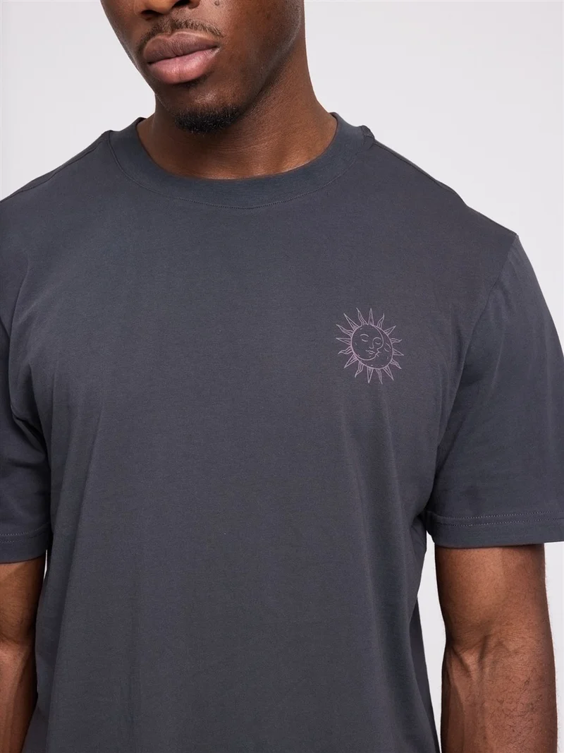 MAZINE Chest Print T-Shirt obsidian