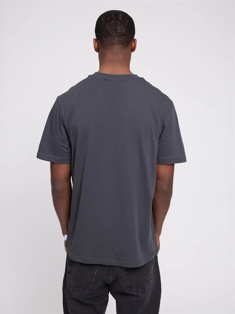 MAZINE Chest Print T-Shirt obsidian