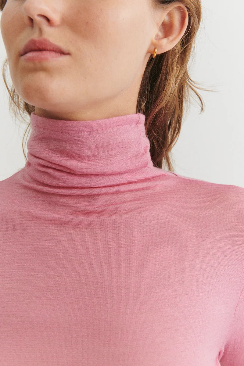 BASIC APPAREL Rinja T-Neck cashmere rose