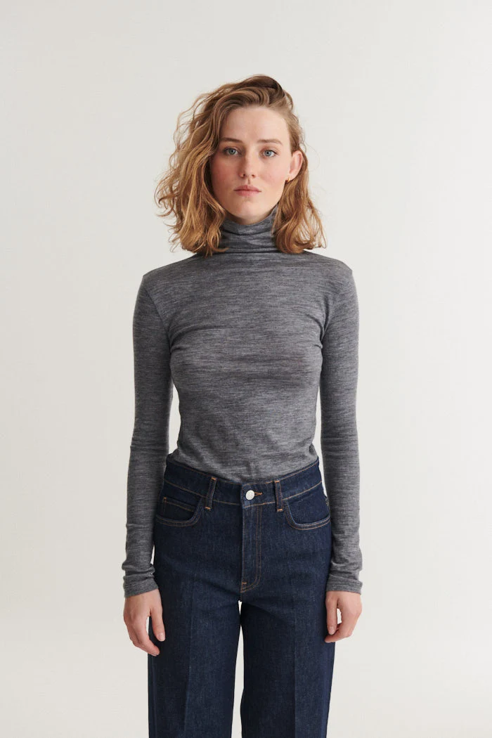 BASIC APPAREL Rinja T-Neck grey mel.