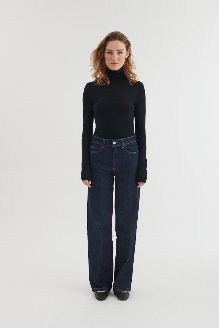 BASIC APPAREL Rinja T-Neck black