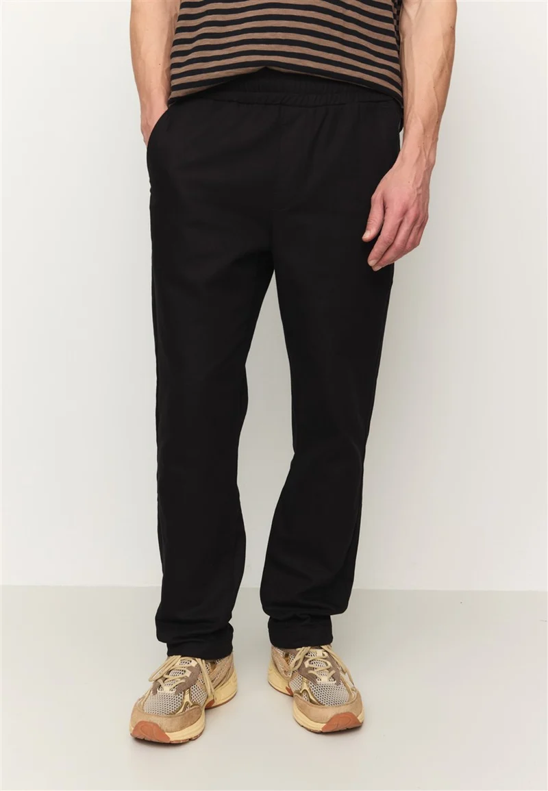 RECOLUTION Tamarind black