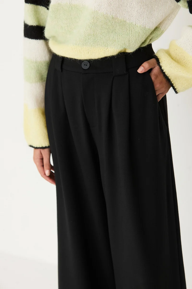 SKFK Hose Nia black