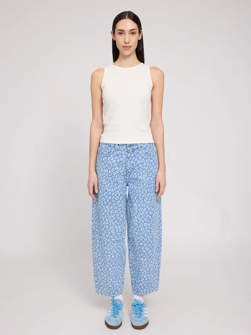 MAZINE Printed Barrel Leg Denim Pants light blue wash/printed