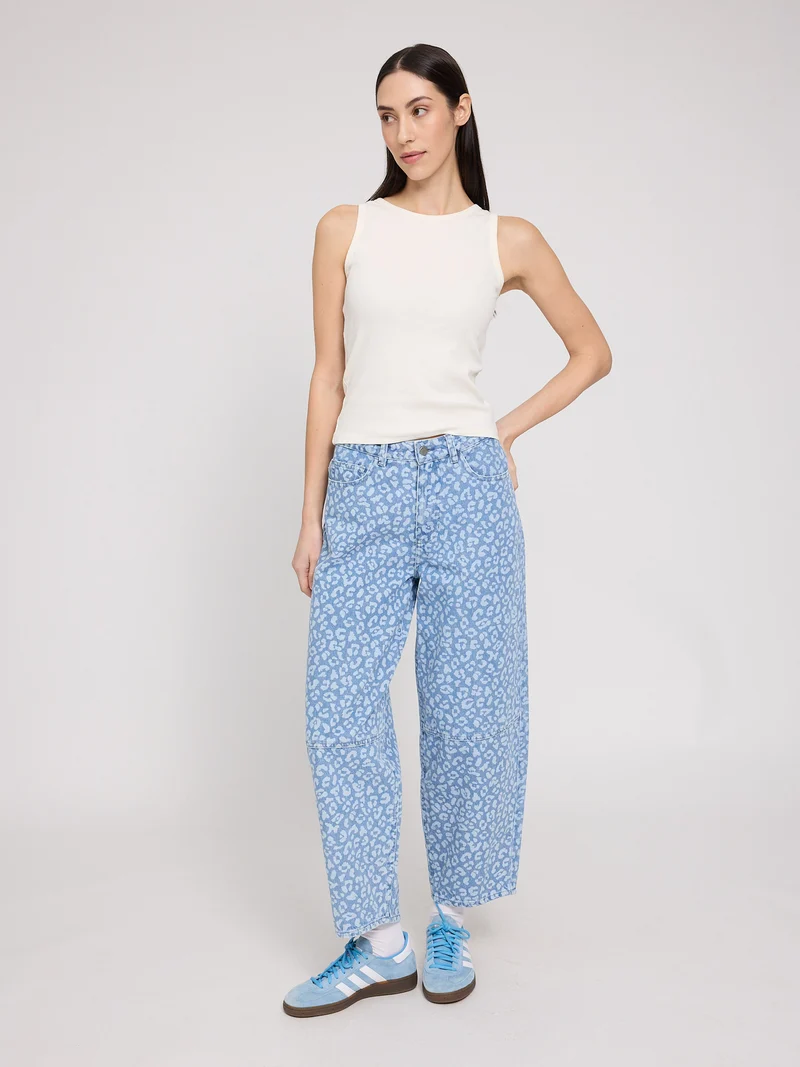 MAZINE Printed Barrel Leg Denim Pants light blue wash/printed