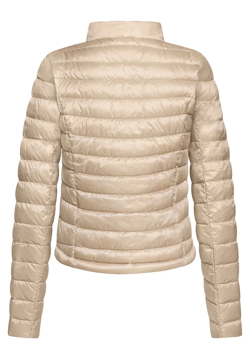 Jacke Watte