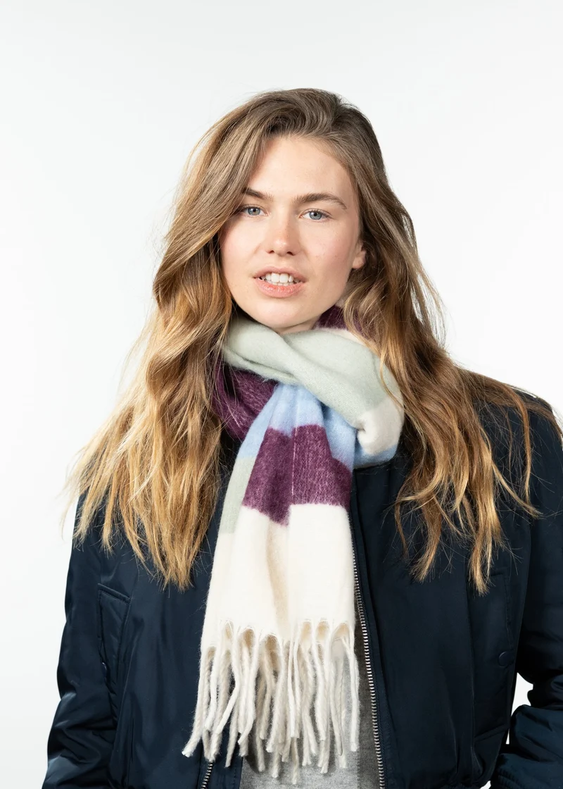 Eluzabeth Scarf