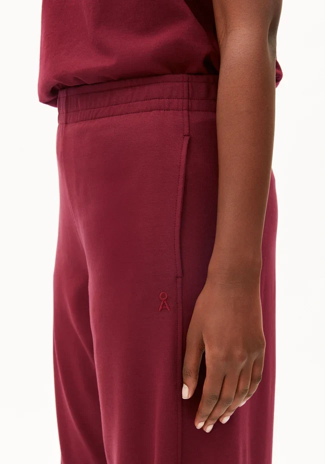 ARMEDANGELS Basic Jersey Barrel Pant velvet red